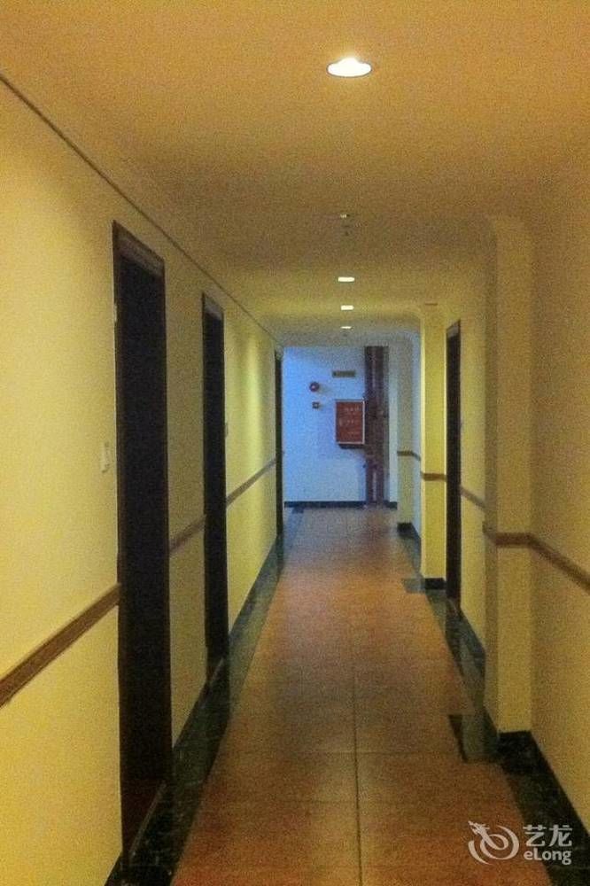 Guoxing Business Hotel Чжаоцин Екстериор снимка